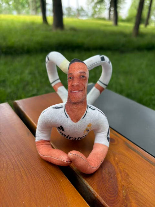 Suspicious-looking Mbappe
